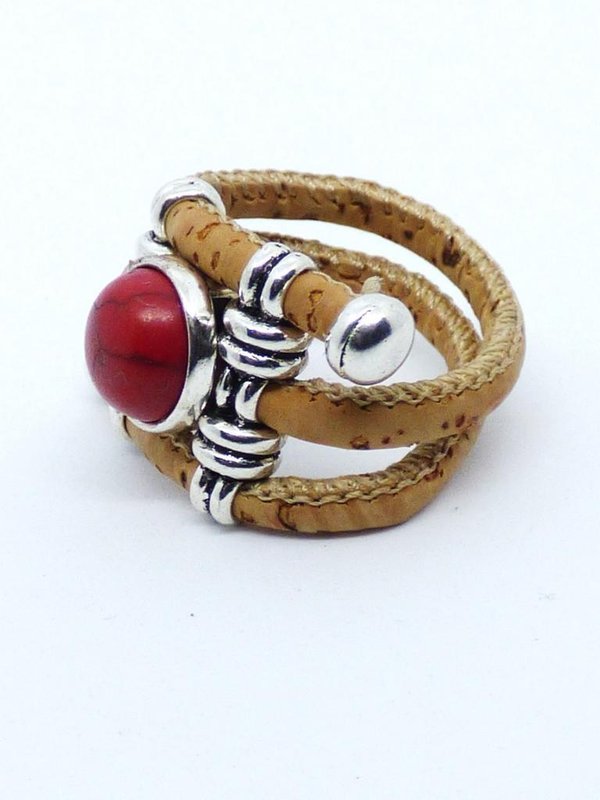 Verstellbarer Ring aus Kork - Naturfarben mit rotem Stein